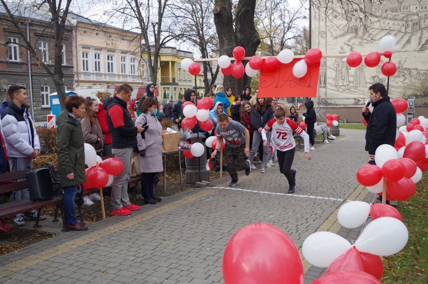 Święto Niepodległości na sportowo w ZSSChiO w Jarosławiu [ZDJĘCIA]