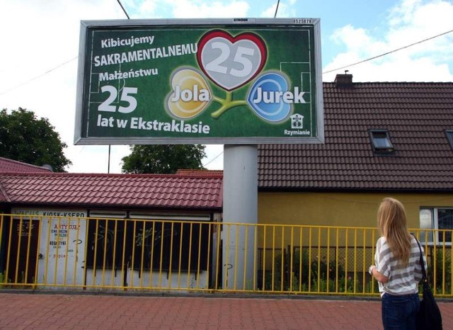 Na Gumieńcach można podziwiać oryginalny billboard z życzeniami ...