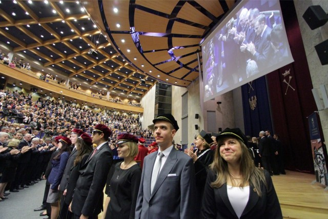 Wybitnie uzdolnieni maturzyści chętnie wybierają indeksy UJ i AGH