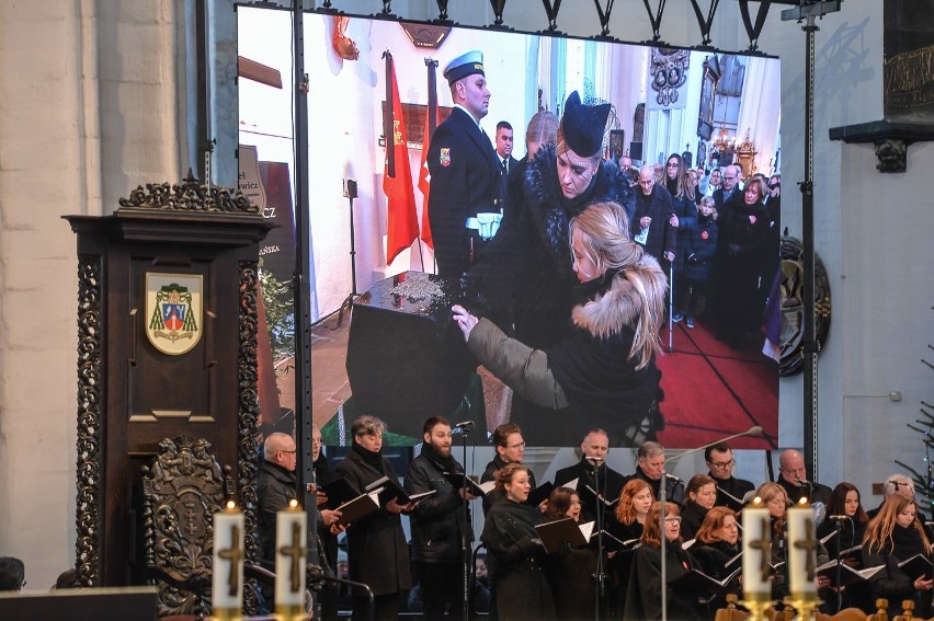 Pogrzeb prezydenta Pawła Adamowicza w Bazylice Mariackiej[ZDJĘCIA, VIDEO]
