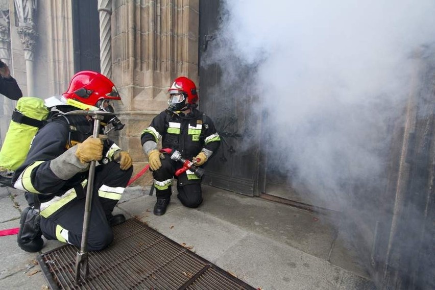 Świdnica: Pożar w katedrze (zobacz zdjęcia)