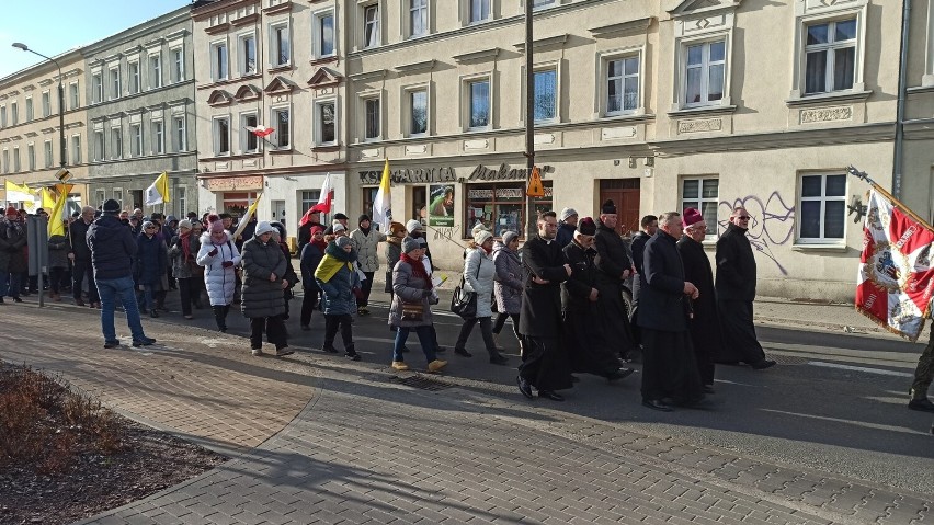 W Grudziądzu Marsz Papieski rozpoczął  się na placu przy...