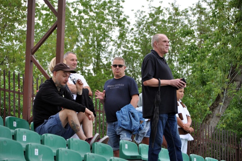 Garbarnia Kraków grała z Unią Tarnów. Kibice dopingowali oba zespoły