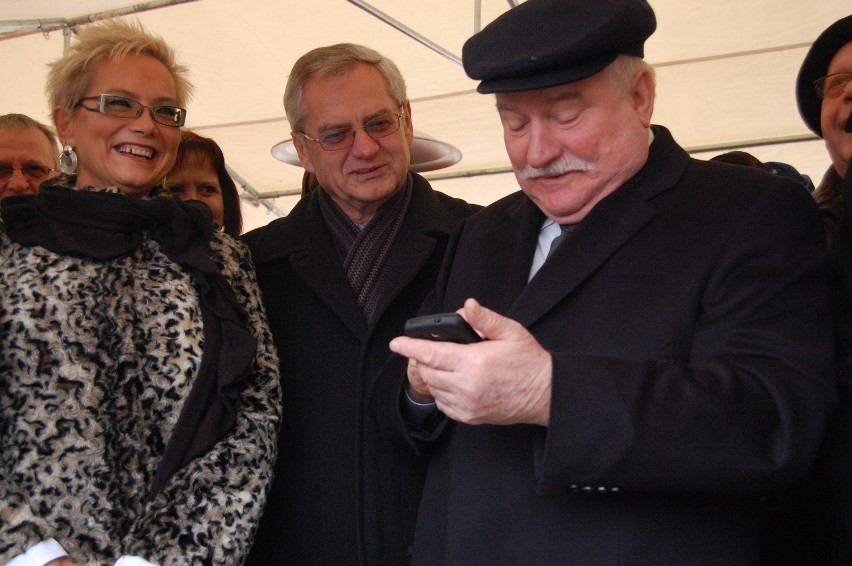 Lech Wałęsa otworzył dziś hodowlę żubrów w Człuchowie