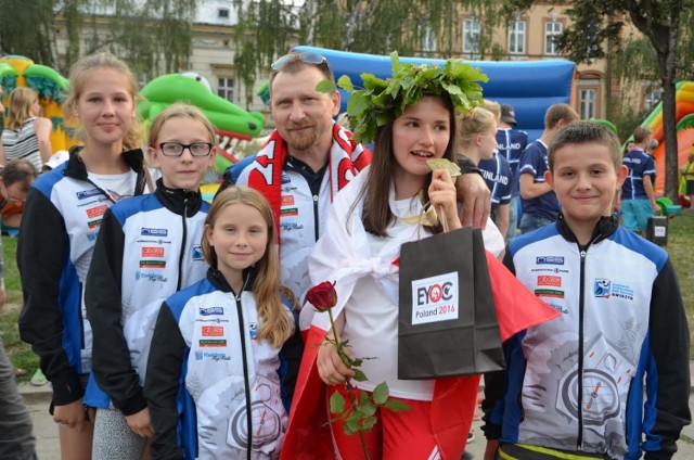 Zawodnicy UMKS ze świeżo upieczoną mistrzynią Europy juniorek na długim dystansie - Zuzanną Morawską z UKS Azymut 45 Gdynia