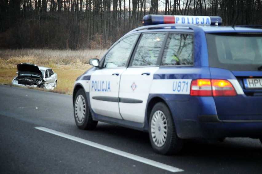 Zablokowana droga 434 do Poznania po zderzeniu samochodów