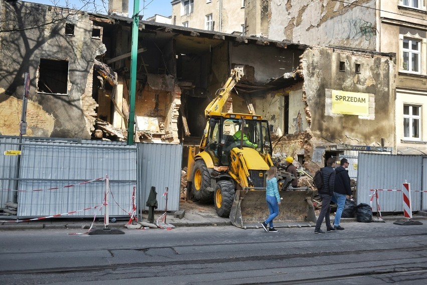 Poznań: Ruszyła rozbiórka budynku na Wildzie. Mieszkańcy zaniepokojeni [ZDJĘCIA]