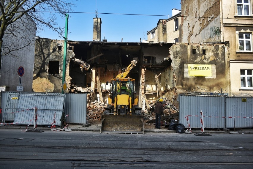 Poznań: Ruszyła rozbiórka budynku na Wildzie. Mieszkańcy zaniepokojeni [ZDJĘCIA]