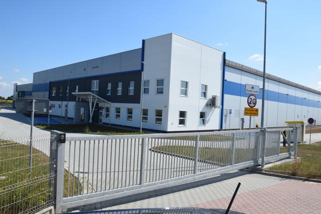 Firma Erkado Drzwi ulokuje się w nowo zbudowanej hali kupionej od Agencji Rozwoju Przemysłu.