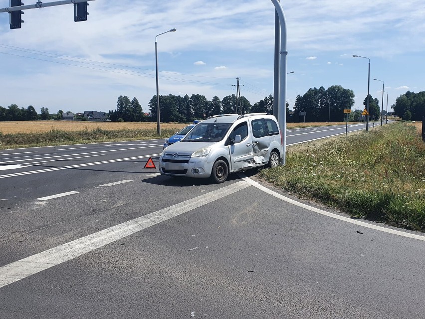 Zderzenie dwóch samochodów na obwodnicy Grodziska Wielkopolskiego 