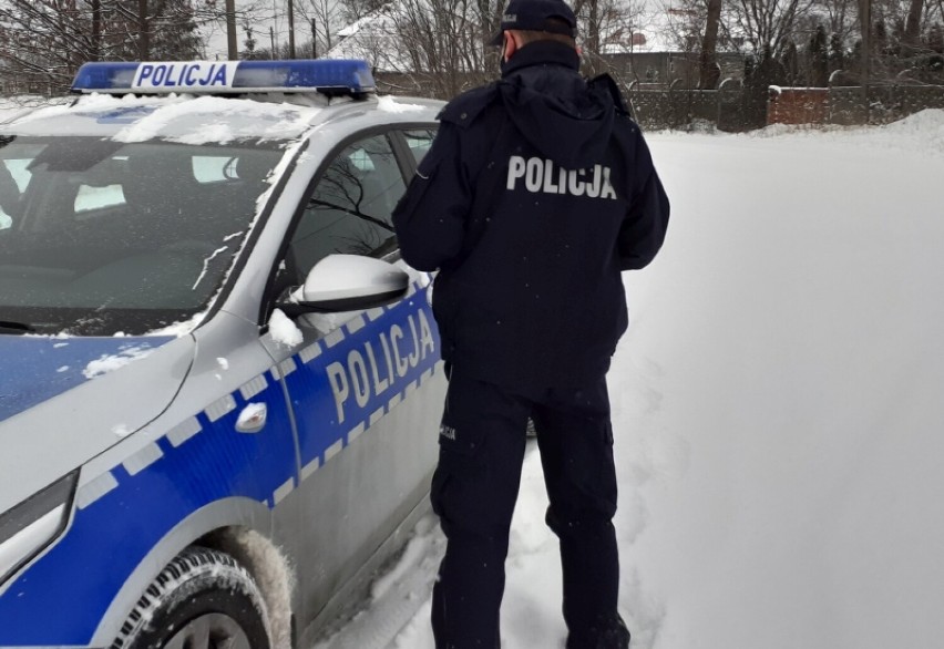 Policjanci z Bolesławca zauważyli na pasie awaryjnym na...