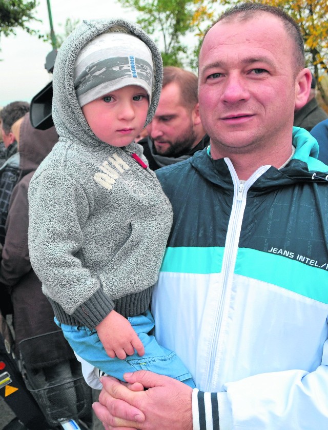 Grzegorz Buczek z Bojanowa boi się o zdrowie swojego syna 2,5 rocznego Kevina. Nie chce wiatraków w pobliżu domu