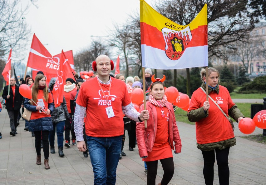 Wolontariusze i sympatycy Szlachetnej Paczki przeszli ulicami Grudziądza [wideo, zdjęcia]