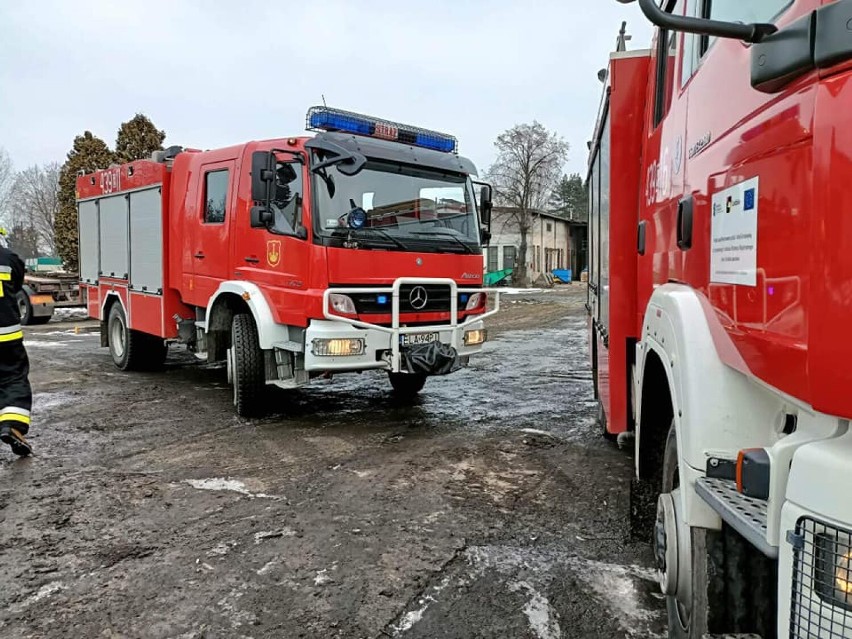 Pożar ładowarki na terenie zakładu w Gorczynie koło Łasku 
