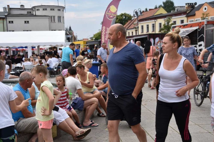 Na Zlocie Food Trucków coraz więcej miłośników dobrego jedzenia. Zobaczcie nasze fotki 