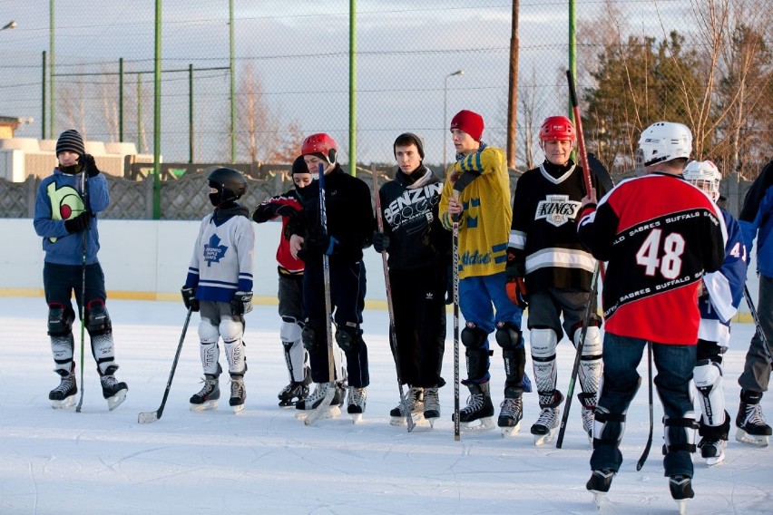 Amatorzy hokeja w Człuchowie podczas zajęć