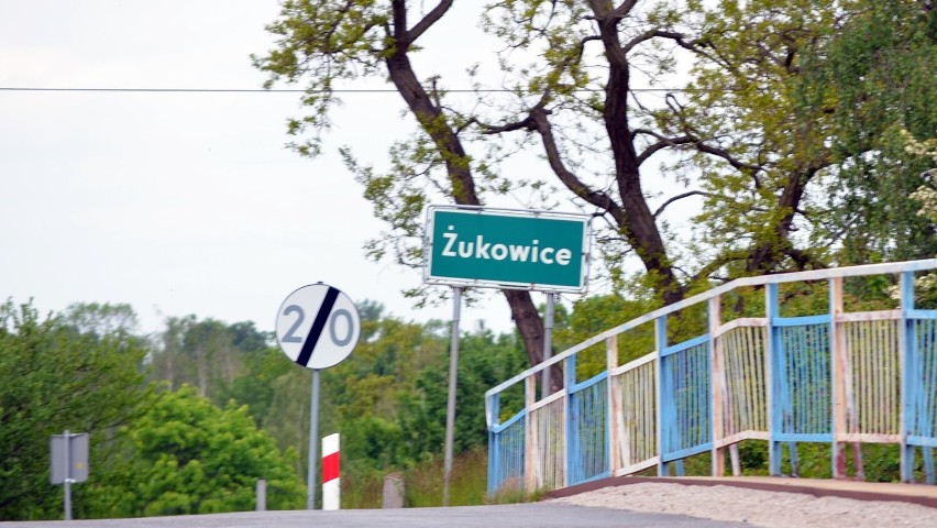 Gmina Żukowice - 52,1 procent mieszkańców