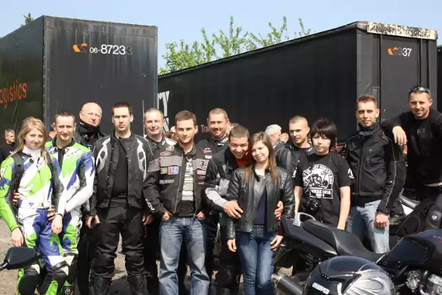 Free Squad Śrem podczas otwarcia sezonu motocyklowego w Środzie Wielkopolskiej (30 kwietnia 2011)