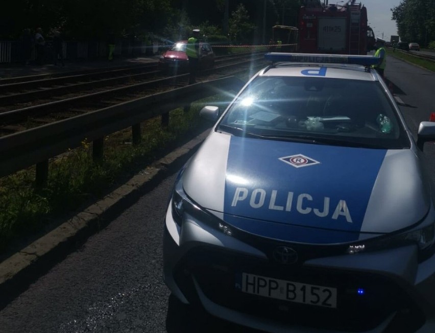 Wypadek autobusu w Bytomiu na Chorzowskiej. Zderzył się z samochodem osobowym. Są ranni