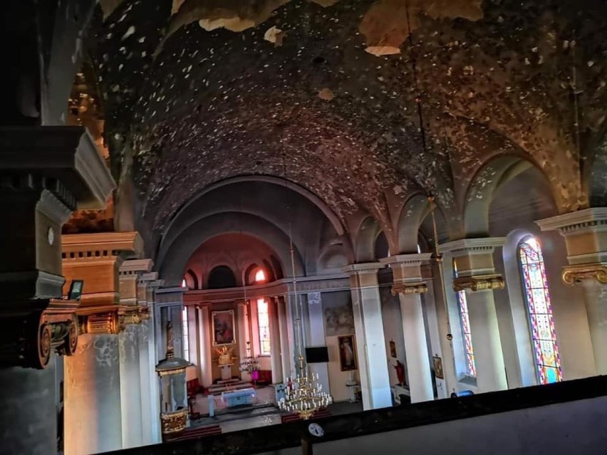 Kolejne zdjęcia spalonego wnętrza kościoła w Gołańczy. Parafianie się jednoczą i zbierają pieniądze na remont