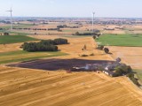 Pożar na polu w Zakrzewie pod Grudziądzem [zdjęcia, wideo]