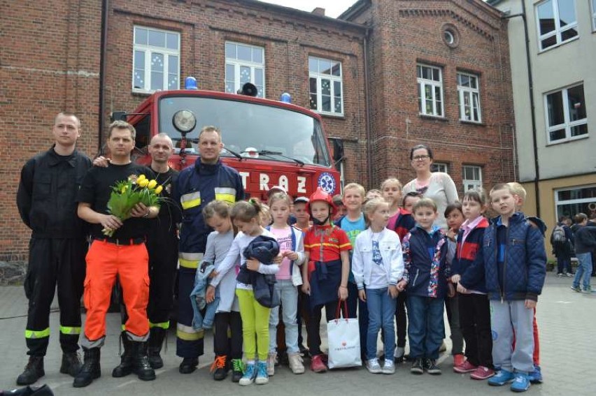 Strażacy z OSP w Pleszewie w szkołach i przedszkolach
