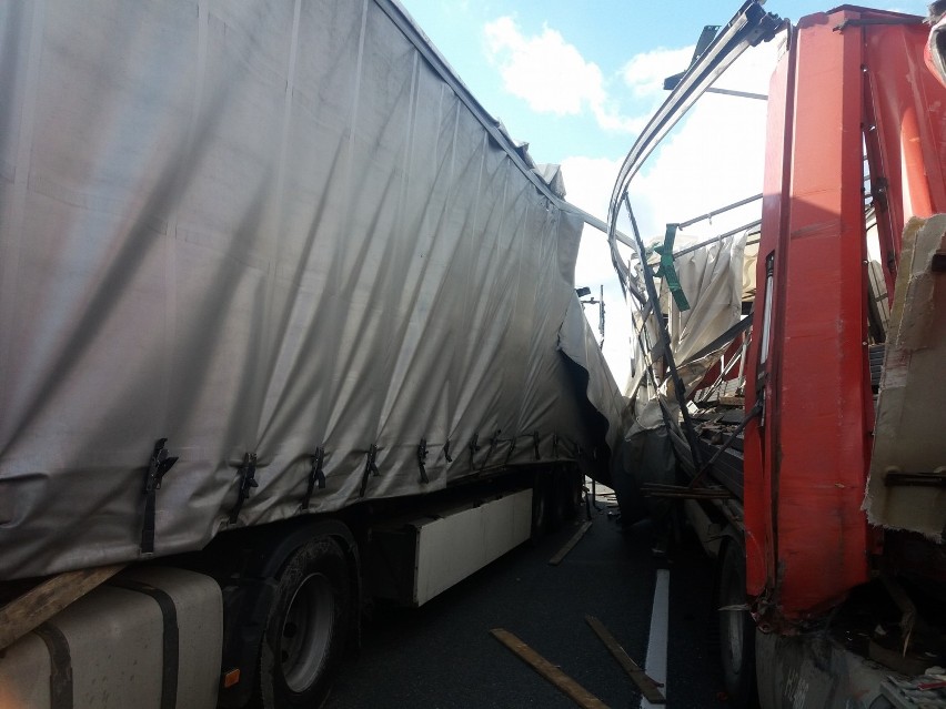 Wypadek na DK 1 pod Częstochową. Droga w kierunku Warszawy zablokowana