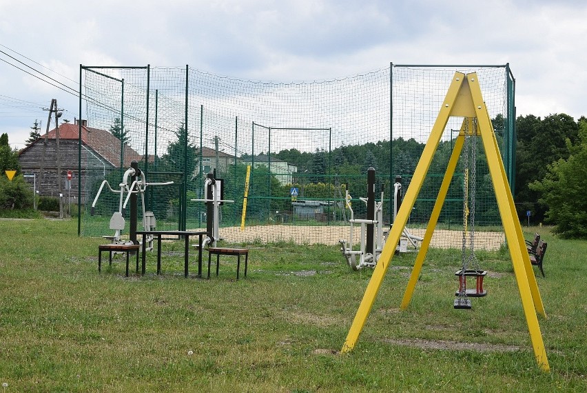 Mieszkańcy Browarów postawili na sport. Swój plac zabaw dla...