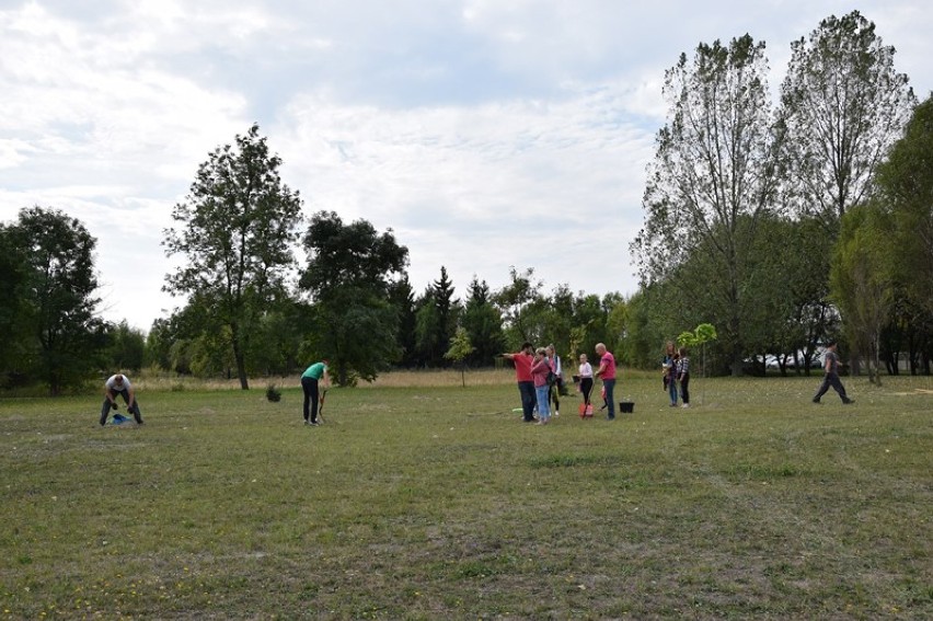 Zduńskowolanie posadzili swój las nad Kępiną [zdjęcia i wideo]