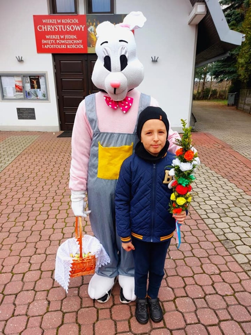Niedziela Palmowa i Kiermasz Wielkanocny w parafii św. Jana Chrzciciela w Radomsku. ZDJĘCIA