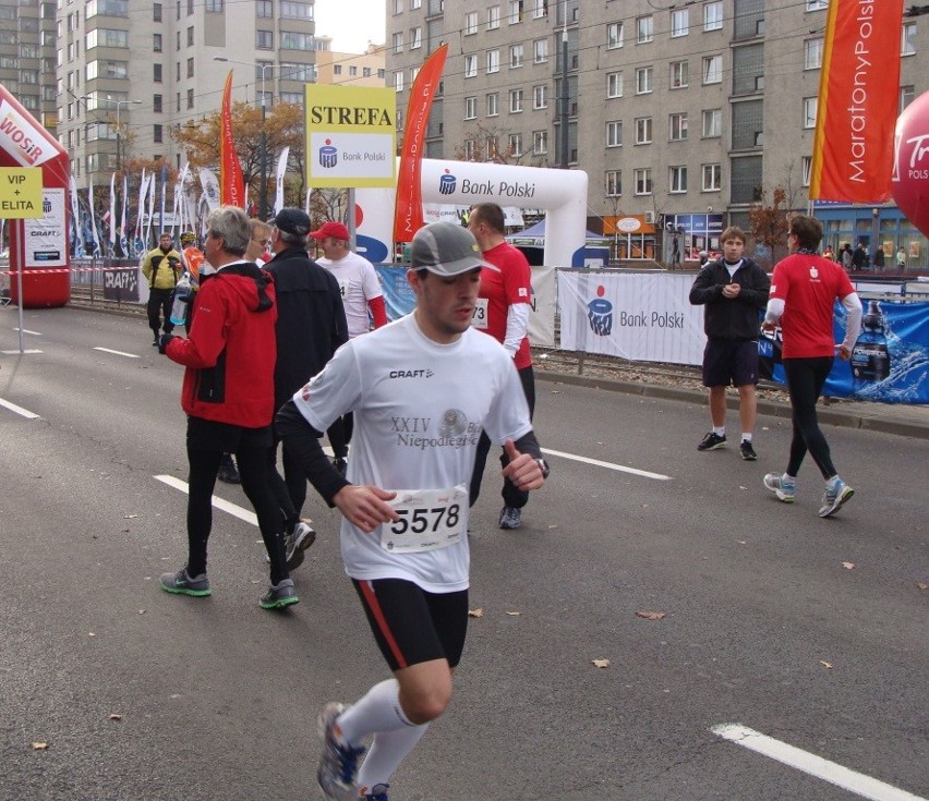 Bieg Niepodległości 2012: zawodnicy biegli dla wolności [ZDJĘCIA]