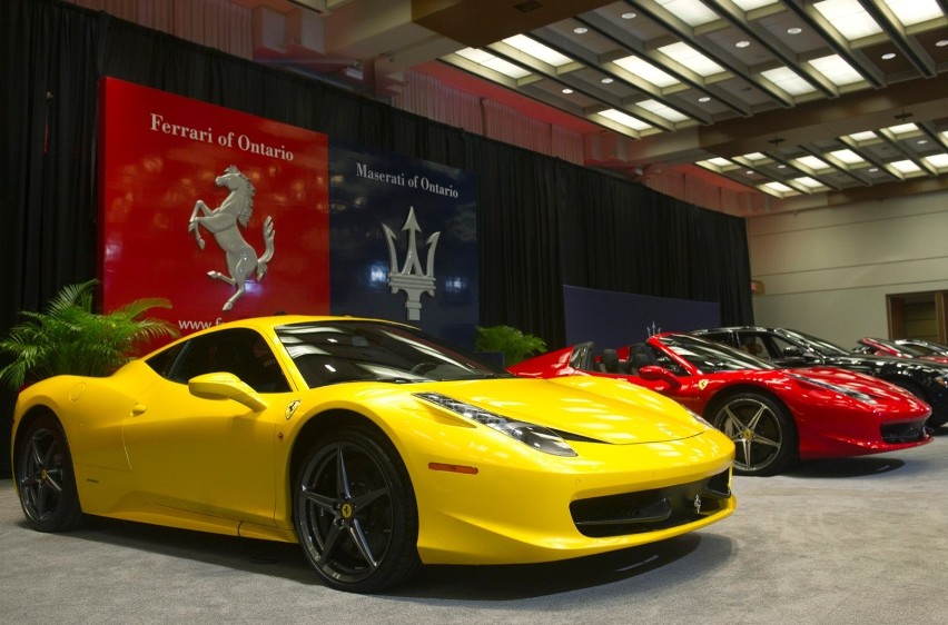 Ceny Ferrari 458 Spider zaczynają się już od miliona...