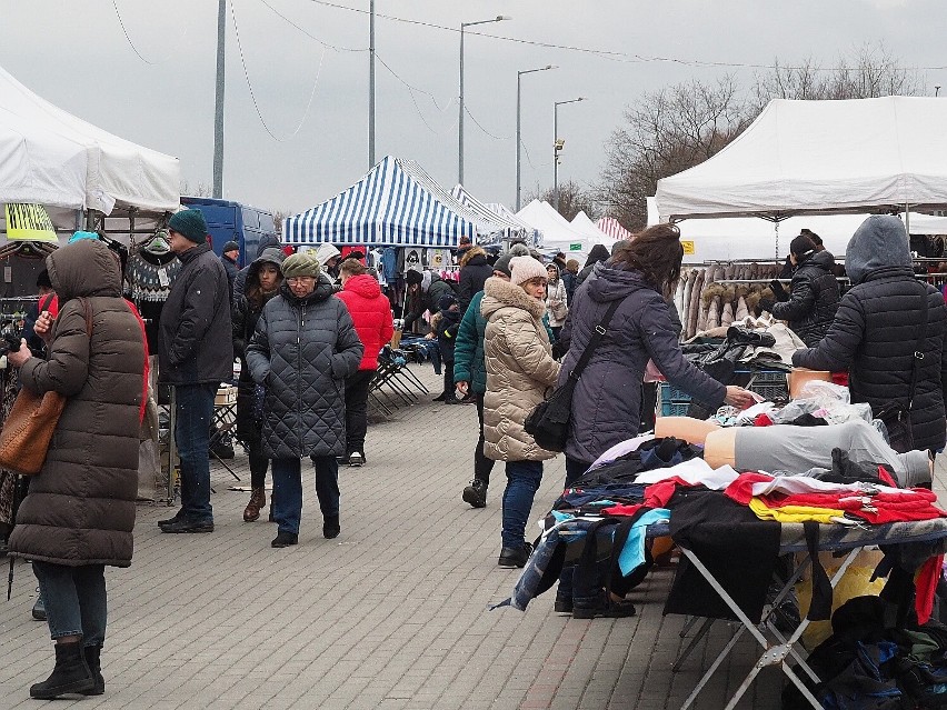 Czasem kupujących jest bardzo dużo, a czasem ledwie garstka.