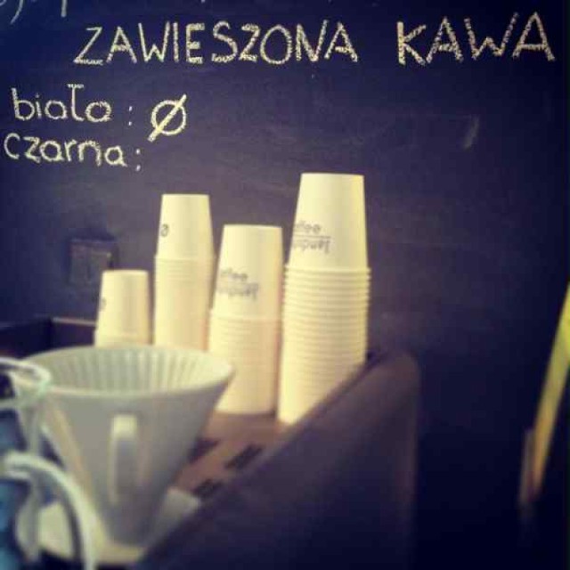 Akcja "zawieszona kawa" nabiera rozpędu. W Polsce jest już ...