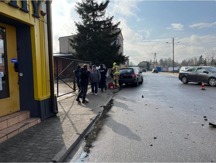 Wypadek w centrum Skierniewic. Jedna osoba ranna