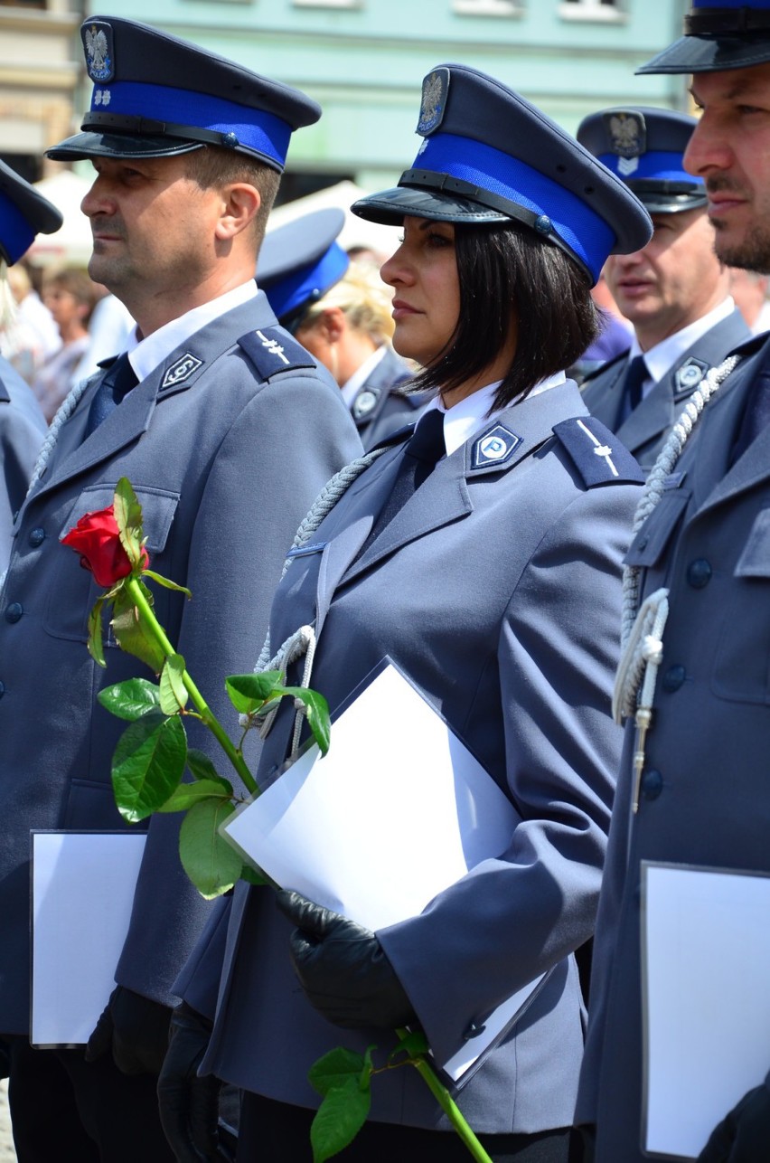 Policja świętowała na Rynku w Olkuszu. Była też część rozrywkowa