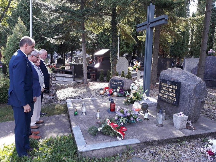 Światowy Dzień Sybiraka i rocznica ataku ZSRR na Polskę - złożono kwiaty w Zakątku Katyńskim