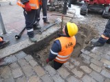 Awaria wodociągu na placu Wolności w Opolu [wideo]