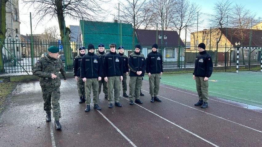 Szkolenie wojskowe uczniów klas mundurowych ZST