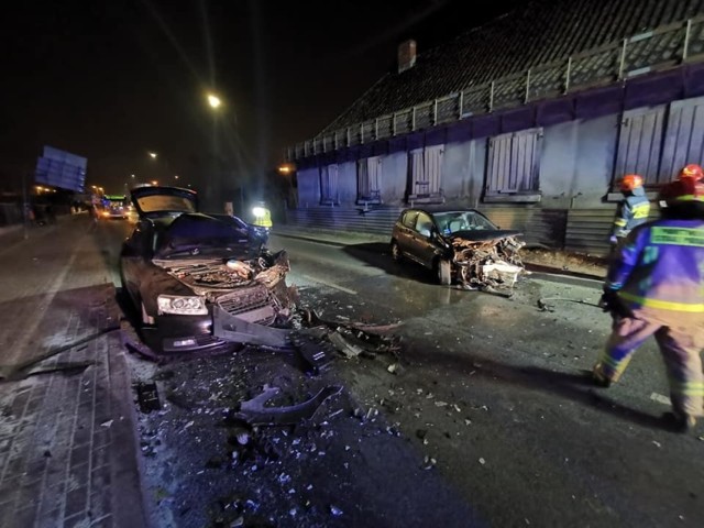 W poniedziałek, 1 marca, na ul. Artyleryjskiej w Bydgoszczy doszło do wypadku. Zderzyły się dwa samochody osobowe,droga była zablokowana przez dłuższy czas.