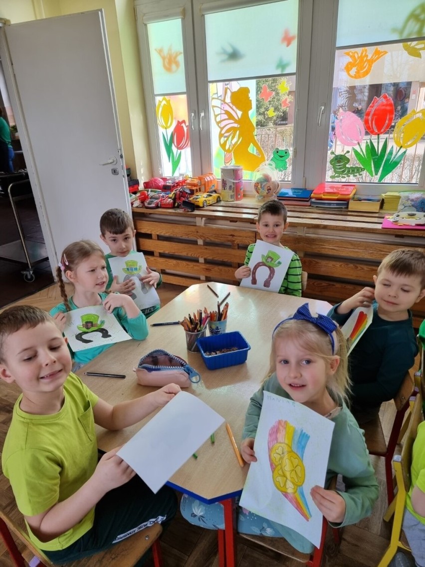 Tak świętowano Dzień Świętego Patryka w Kielcach. Wspaniała zabawa w przedszkolach i szkołach. Zobacz zdjęcia