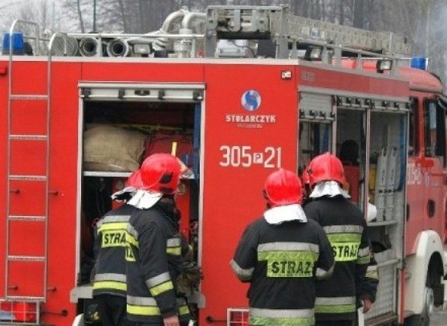 Pożar w hotelu MDM przy pl. Konstytucji. Sytuacja opanowana