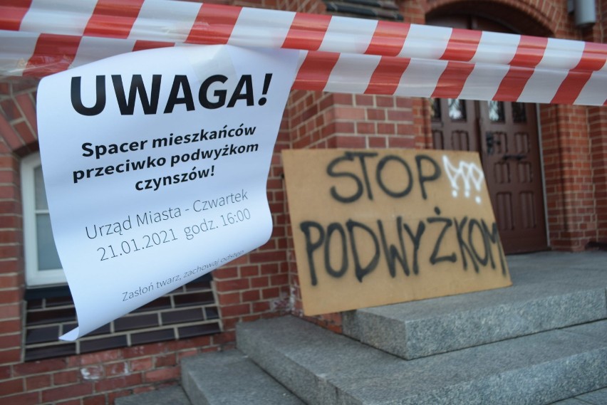 Mieszkańcy protestowali przed Urzędem Miasta