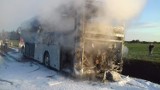 W Buszkowie autobus PKS stanął w płomieniach w trakcie jazdy. Ewakuowano 35 osób [zdjęcia]