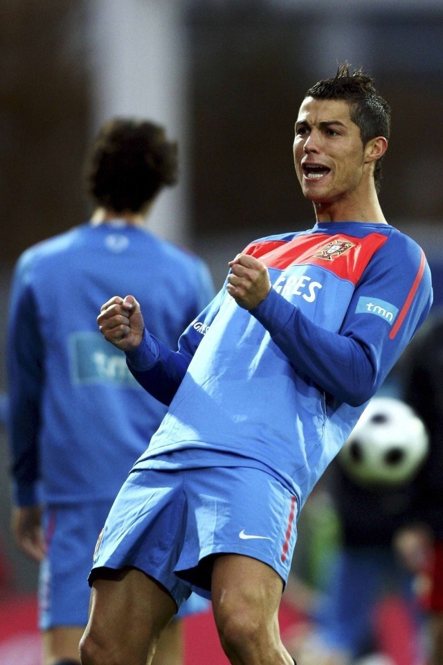 Cristiano Ronaldo, gracz narodowej reprezentacji Portugalii podczas treningu na stadionie Laugardalsvollur w Reykjaviku, gdzie Portugalia zagra z Islandią w meczu grupy H.