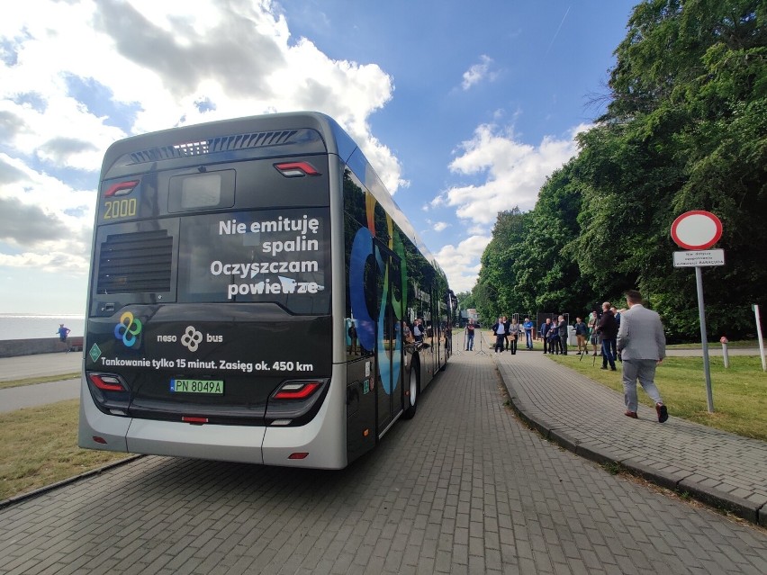 Autobus na wodór będzie jeździł po ulicach Gdyni. Niedługo początek testów | ZDJĘCIA