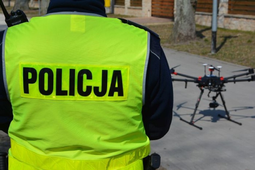 Dron Straży Miejskiej w Szczecinku namierzy czy się gromadzicie [zdjęcia]
