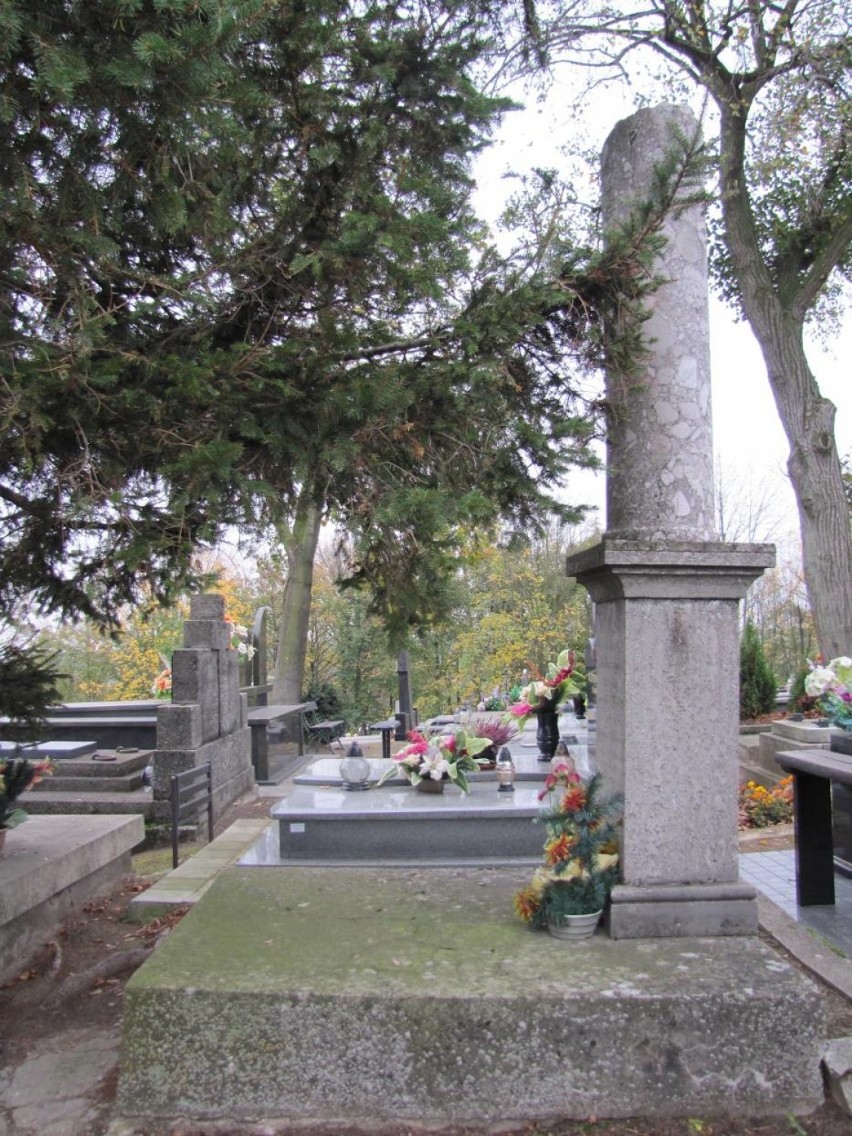 Cmentarz w Warcie (ZDĘCIA)                    