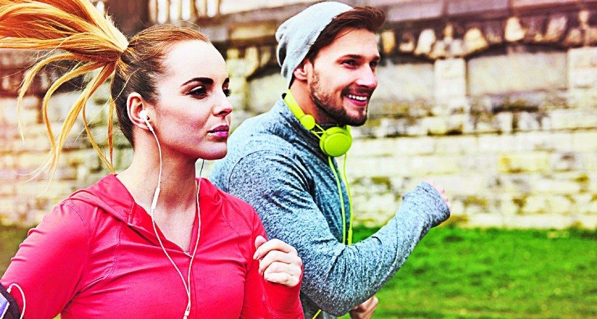 Bieganie w słuchawkach - większa przyjemność czy niebezpieczeństwo? [SONDA]