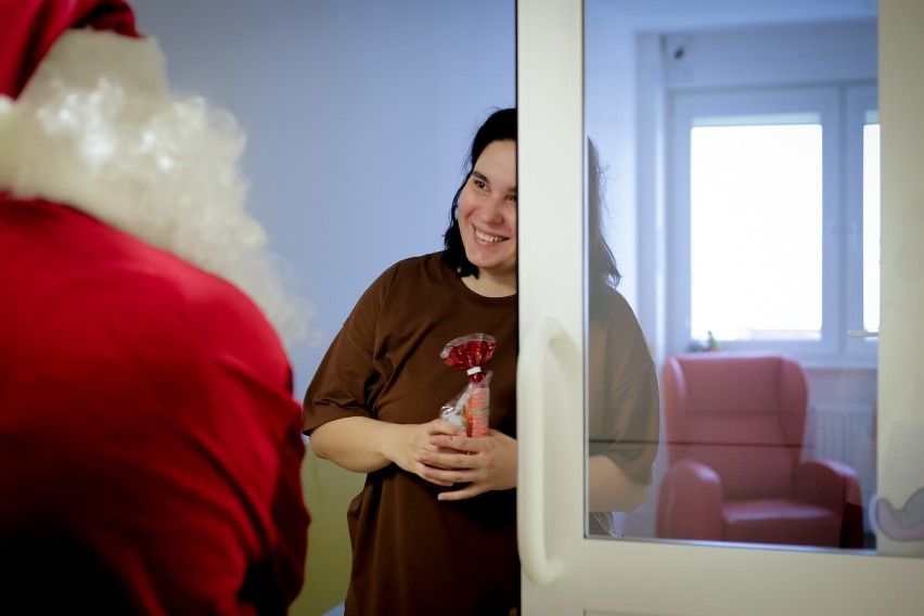 Św. Mikołaj odwiedził dzieci w Szpitalu Puckim - 4 grudnia 2022 r.